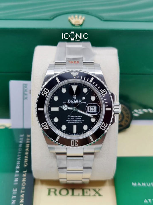 SUBMARINER DATE BLACK